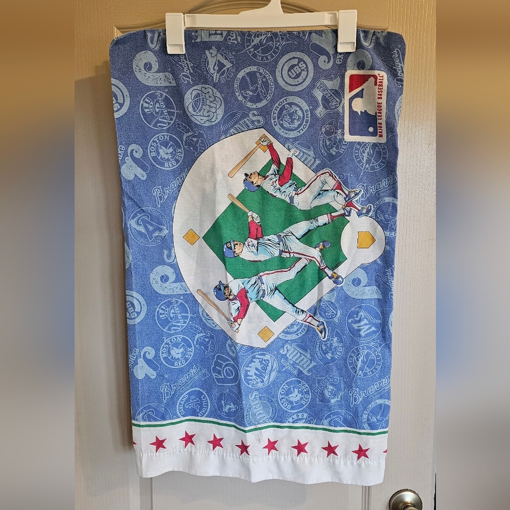 Vintage MLB 1991 Baseball Standard Size Pillow Case Represents All Teams